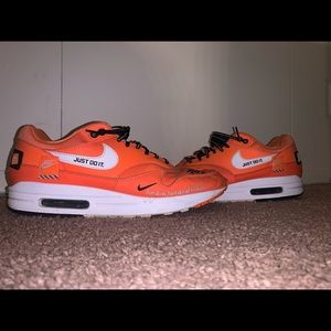 Nike Air Max 1 Just Do It pack Orange men’s shoes size 10.5!!!